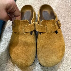 Birkenstock Tan Suede Boston Clogs size 7